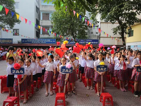 Muôn màu không khí khai giảng năm học mới trên cả nước