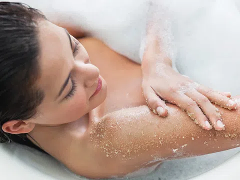 Những tác dụng kỳ diệu của muối tắm với sức khỏe 