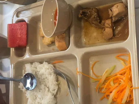 Học sinh lại đau bụng, nôn ói sau khi ăn trưa tại trường quốc tế Việt Úc