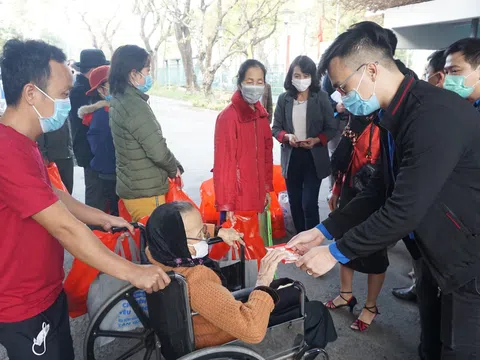 “ Chuyến xe yêu thương”  Xuân Tân Sửu 2021 đưa người bệnh về quê đón Tết