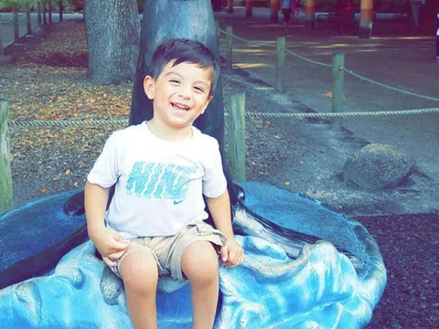 Cậu bé bại não thành người hùng tí hon khi cứu cả gia đình khỏi ngộ độc khí