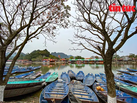 Hà Nội cho phép Chùa Hương mở cửa đón khách, nới lỏng kinh doanh hàng quán