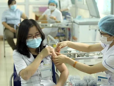 Gần 16.000 người Việt Nam được tiêm vaccine COVID-19 sau một tuần triển khai
