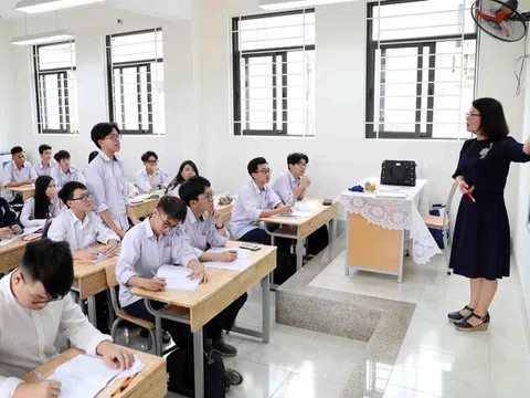 Toàn bộ học sinh lớp 12 tại Hà Nội làm bài thi khảo sát vào ngày 11 và 12/5