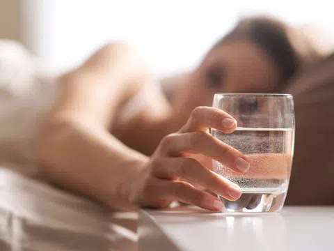 Chớ dại uống 4 loại nước này khi ngủ dậy vào buổi sáng