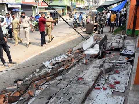 Giữa thảm họa COVID-19, Ấn Độ hứng chịu thêm động đất mạnh 6,4 độ Richter