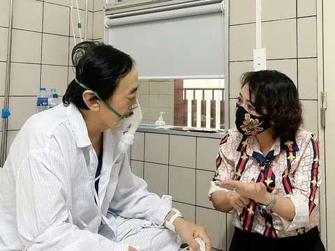 Sức khỏe nghệ sĩ Giang Còi chuyển biến xấu, liên tục nôn ra máu