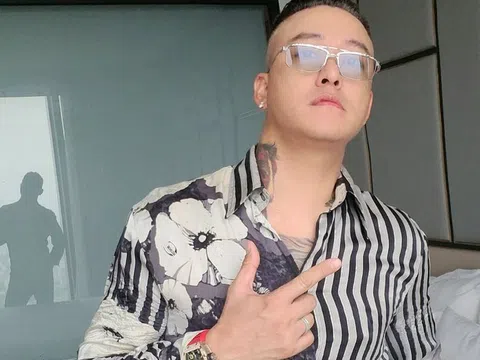 Tuấn Hưng đáp trả cực chất khi bị mấy người 'sinh ra ở vạch đích' dạy đời