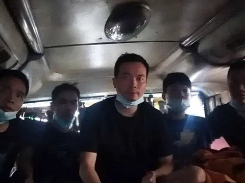 Phát hiện xe khách chở 5 người Trung Quốc nhập cảnh trái phép, nấp trong thùng carton