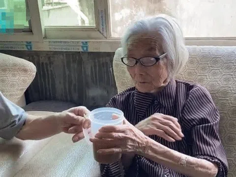 Cụ bà 105 tuổi có 100 năm uống cà phê