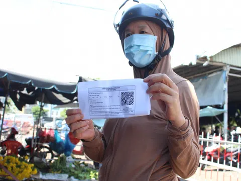 Người dân Đà Nẵng dùng ứng dụng thẻ đi chợ thông minh QR- Code