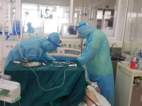 5 bệnh nhân COVID-19 thở máy nguy kịch đã "từ cõi chết trở về"