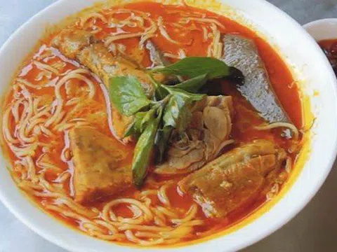 Món ngon cuối tuần: Chiêu đãi cả nhà với món bún vịt cà ri ngon đậm đà