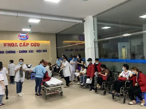 Sau bữa ăn ca, hàng chục công nhân KCN VSIP Hải Phòng nhập viện nghi ngộ độc thực phẩm