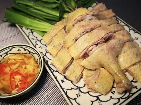 Luộc vịt cho thêm thứ này, đảm bảo nước trong veo lại không có mùi tanh