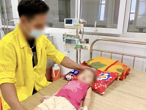 Bắc Giang: Bé 22 tháng tuổi ngừng thở, toàn thân bất động do bị mắc kẹt trong xe ô tô