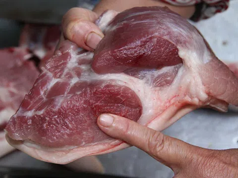 Mua thịt lợn thấy 4 đặc điểm này thì rẻ mấy cũng đừng ham