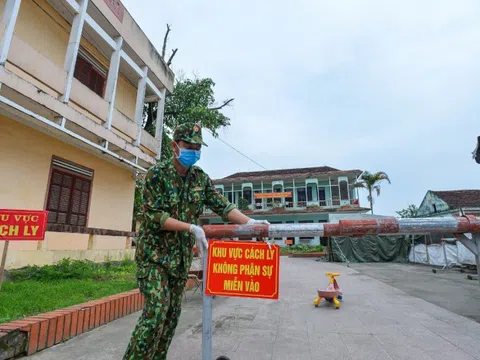 Chủ tịch xã bị tạm đình chỉ công tác vì để người cách ly tiếp xúc với người nhà