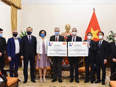 Việt Nam tiếp nhận thêm 1,5 triệu liều vắc xin phòng Covid-19 do Pháp và Italia trao tặng
