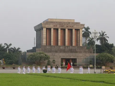 Lăng Chủ tịch Hồ Chí Minh mở cửa đón khách tới thăm viếng từ 30/10