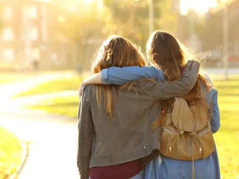 Nghề lạ: Kiếm chục triệu đồng/ngày nhờ... dỗ dành người khác