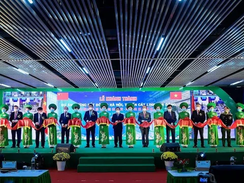 Đường sắt Cát Linh - Hà Đông đón hành khách thứ 1 triệu trong ngày khánh thành