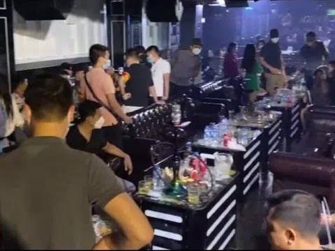 Hà Nội: Phát hiện 40 dân chơi dương tính ma tuý đang bay lắc trong quán bar