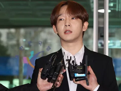 Nam ca sĩ nổi tiếng lái xe với tốc độ 182km/h khi say xỉn, tông thẳng vào dải phân cách