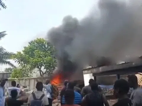 Máy bay rơi xuống trường mầm non, 2 người thiệt mạng thương tâm