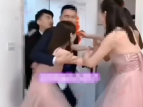 Chú rể lao vào ôm chầm lấy em vợ, cô dâu "tái mặt" thét lên giữa phòng