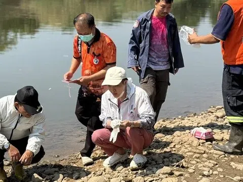 Thả lưới bắt cá, ngư dân "chết lặng" khi kéo lên một hộp sọ người trên sông