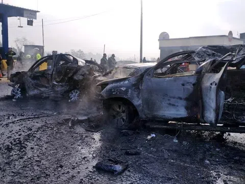 Tai nạn liên hoàn thảm khốc tại trạm thu phí, ít nhất 5 người thiệt mạng