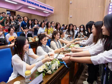 Kỳ Duyên, Phương Anh, Cẩm Ly lan tỏa tinh thần tri thức đến sinh viên