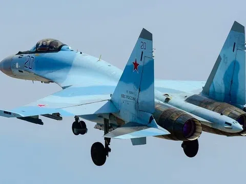 Su-35 trúng tên lửa SAM vẫn hạ cánh an toàn