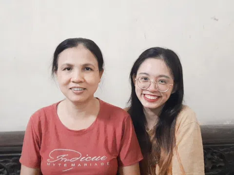 Chuyện “vỗ về” con gái của mẹ Thủ khoa khối D