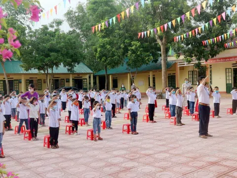 Ưu tiên học sinh lớp 1, 2, 6, 9 và 12 trở lại trường