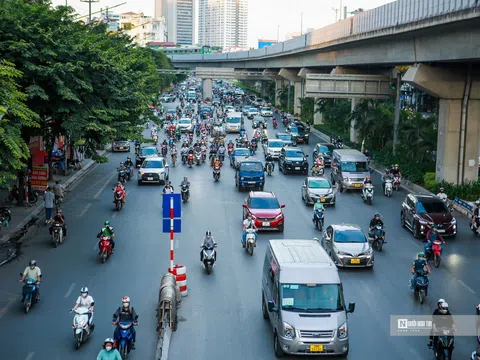 Đường Nguyễn Trãi phân làn "có cũng như không", giao thông hỗn loạn