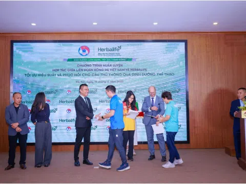 Herbalife Vietnam đồng hành cùng Liên Đoàn Bóng Đá Việt Nam tổ chức buổi đào tạo về dinh dưỡng thể thao nâng cao cho các huấn luyện viên và cầu thủ bóng đá