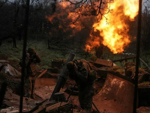 Quân đội Ukraine đang trong cảnh "ngàn cân treo sợi tóc"