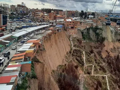 Cuộc sống bên bờ vực trong những “ngôi nhà tự sát” ở Bolivia