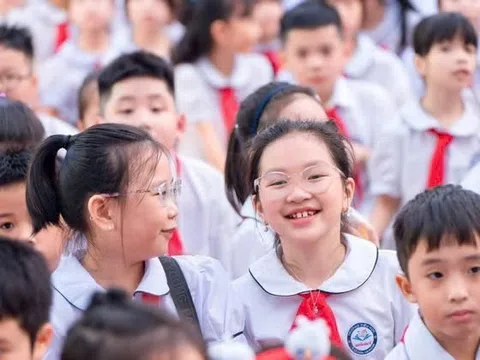 Từ miễn học phí đến sách giáo khoa số hóa miễn phí: Học liệu số và cơ hội mới
