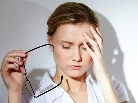Thức khuya, lướt mạng, áp lực: Người trẻ đang kiệt sức vì suy nhược thần kinh mà không hề hay biết