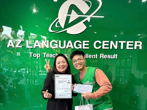 Tài xế Grab 8.0 IELTS đang gây sốt mạng: Sự thật phía sau chiếc áo xanh là gì?