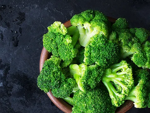 Không phải “siêu thực phẩm” đắt đỏ, loại rau quen thuộc giá rẻ bèo này đang âm thầm bảo vệ sức khỏe, người Việt ăn nhiều mà không để ý