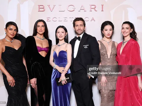 Khoe vẻ thanh tao với visual đỉnh cao không góc chết, Kim Ji Won không hề kém cạnh dàn sao Hollywood