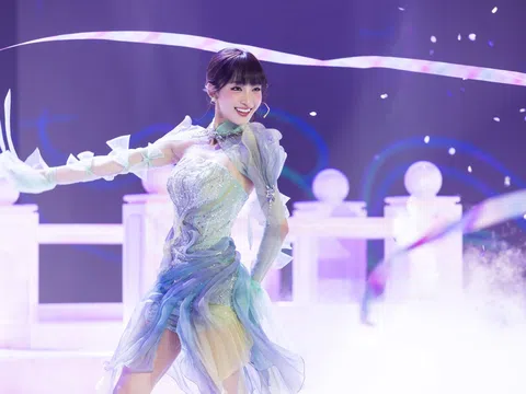 Dù đã cúi đầu xin lỗi vì diện bikini chụp ảnh tại Giếng Tiên, Juky San vẫn nhận phản ứng gay gắt