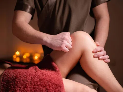 Đi massage để thư giãn, nữ nhân viên văn phòng bị lột đồ sàm sỡ: Hé lộ chi tiết gây phẫn nộ