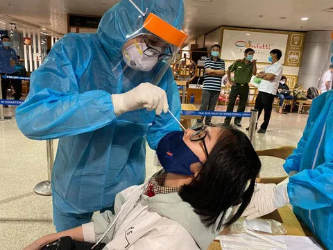 Thêm 2 trường hợp dương tính với virus SARS-CoV-2 liên quan đến sân bay Tân Sơn Nhất
