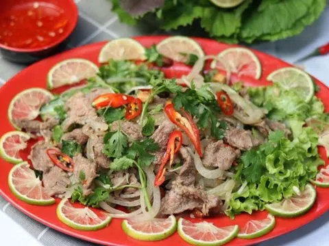 Món ngon cuối tuần: Salad bò tái chanh thanh mát cho ngày nắng lên