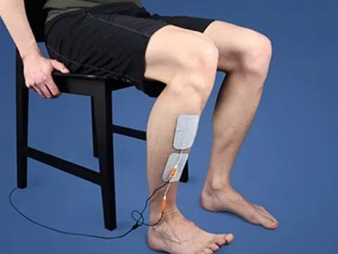 Nam sinh lớp 10 bỗng “liệt” bàn chân vì thói quen ngồi mà rất nhiều người đang làm mỗi ngày